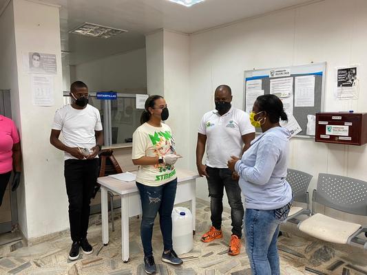 Secretaria de la Mujer del Valle del Cauca llegó a Buenaventura con 750 ayudas humanitarias