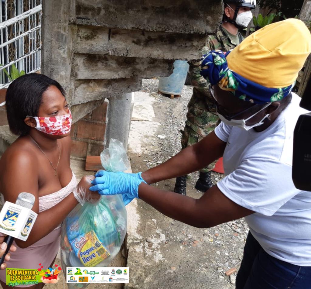 La #BuenaventuraSolidaria sigue llegando a las comunas con mercados