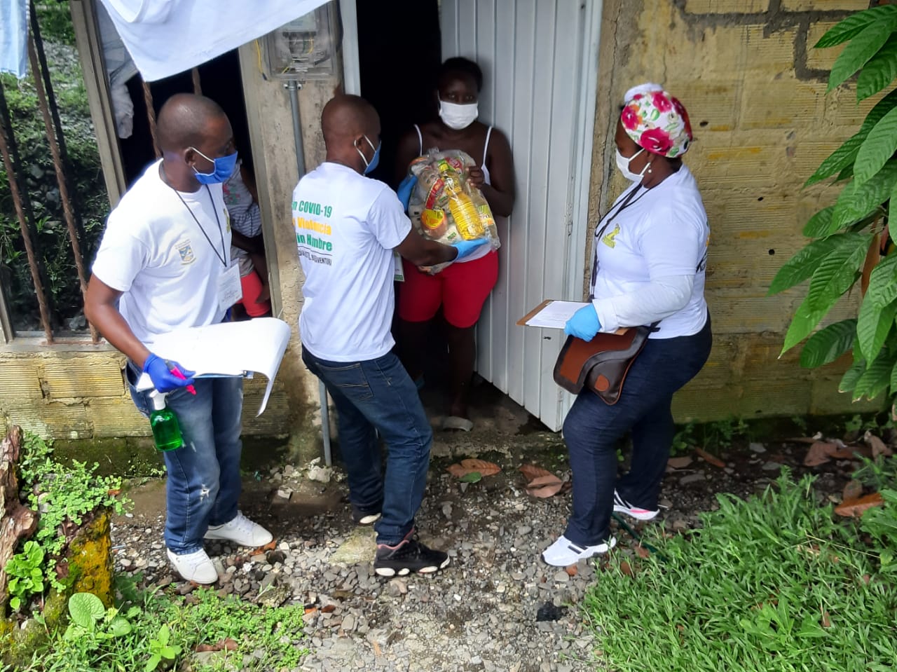 La Alcaldía Distrital de Buenaventura entregó mercados a 500 familias vulnerables de la Comuna 6
