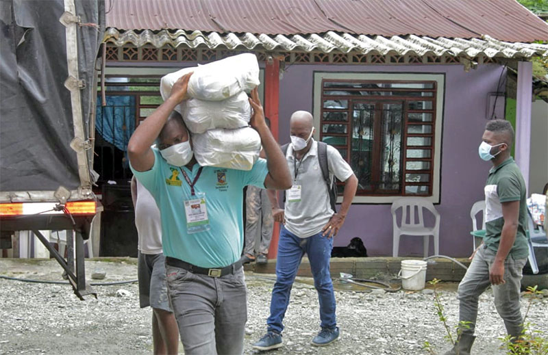 Continúan las entregas de mercados en la zona rural de Buenaventura