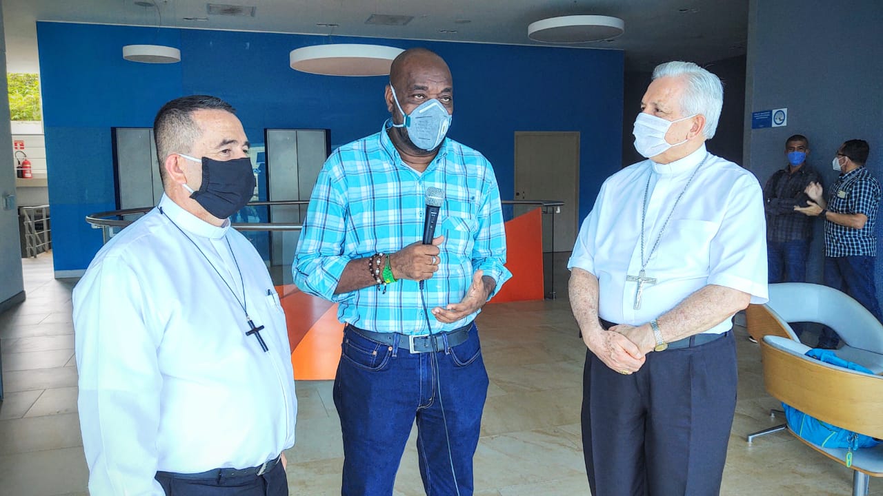 El Arzobispo de Cali visitó Buenaventura para brindar su apoyo al Alcalde Distrital en la construcción de paz