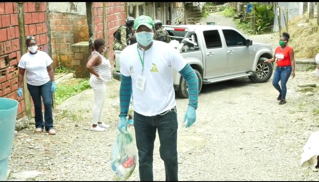 La Alcaldía Distrital continúa entregando ayudas humanitarias en las diferentes comunas de Buenaventura
