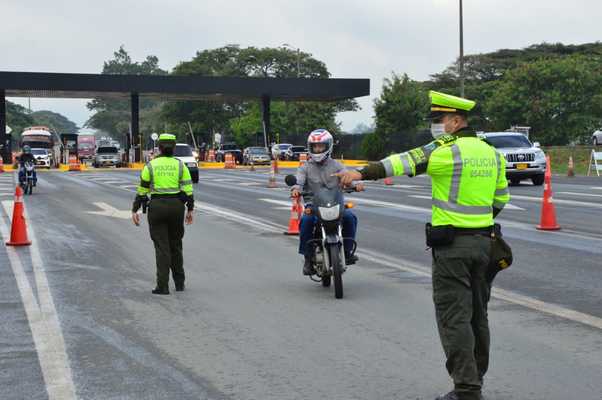 Cumplimiento general, pero también más de mil sancionados deja el toque de queda continúo en 40 municipios del Valle del Cauca