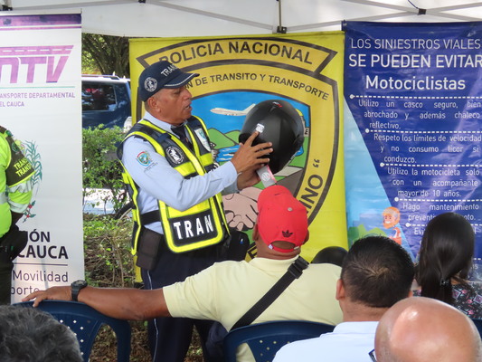 Con campañas de sensibilización, Secretaría de Movilidad del Valle se prepara para implementación de reglamentación para el uso del casco