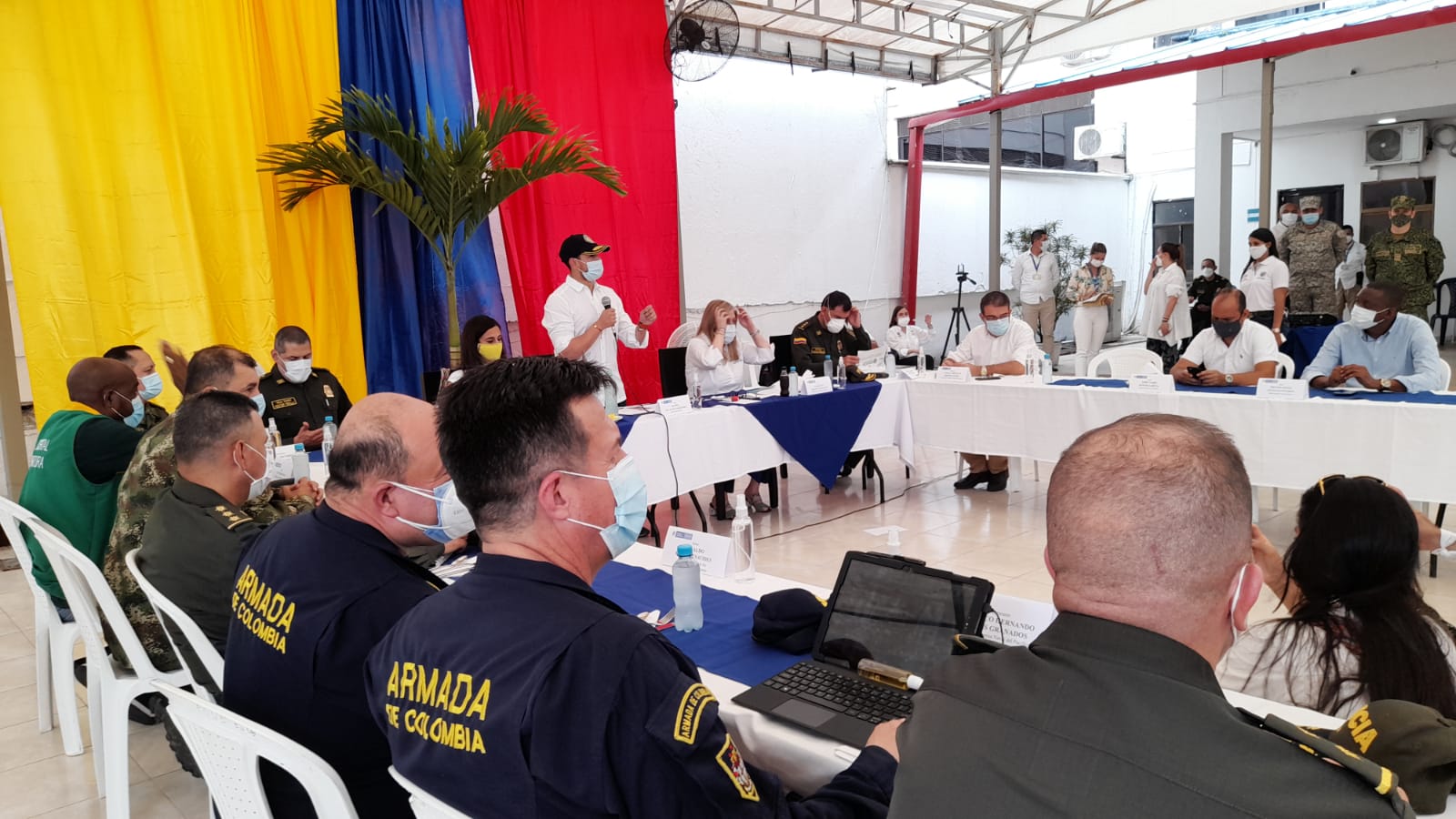 La Fuerza Pública y autoridades civiles se comprometen con la seguridad de Buenaventura