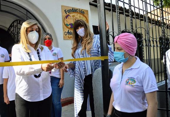 La casa &lsquo;Niños Invencibles&rsquo;, que se convertirá en aula de estudio para los niños con cáncer, fue inaugurada por la Gobernadora del Valle