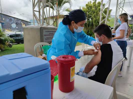 En 35 municipios del Valle del Cauca se inició el proceso de unificación del Plan de Vacunación para mayores de 18 años