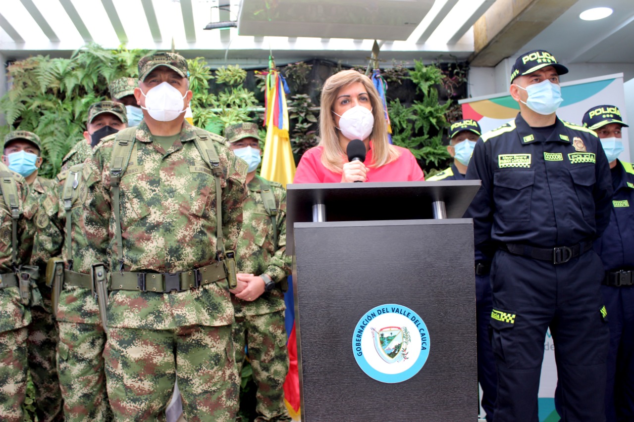 Plan de recompensa por información de cabecillas responsables de crimen de suboficial del Ejército y ataque a buses en Florida