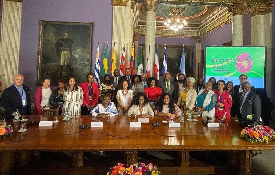 Representante afrocolombiano, es miembro del equipo coordinador del grupo parlamentario de América Latina y el Caribe, conformado en Montevideo, Uruguay