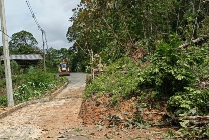 La Oficina de Gestión del Riesgo de Buenaventura atendió llamado de la comunidad afectada por el invierno en la carretera Simón Bolívar