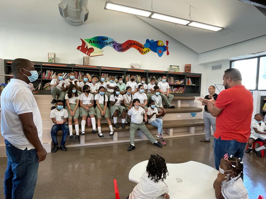 Con la participación de estudiantes en condición de discapacidad auditiva se promueve la inclusión durante la Semana de la Lectura en Buenaventura