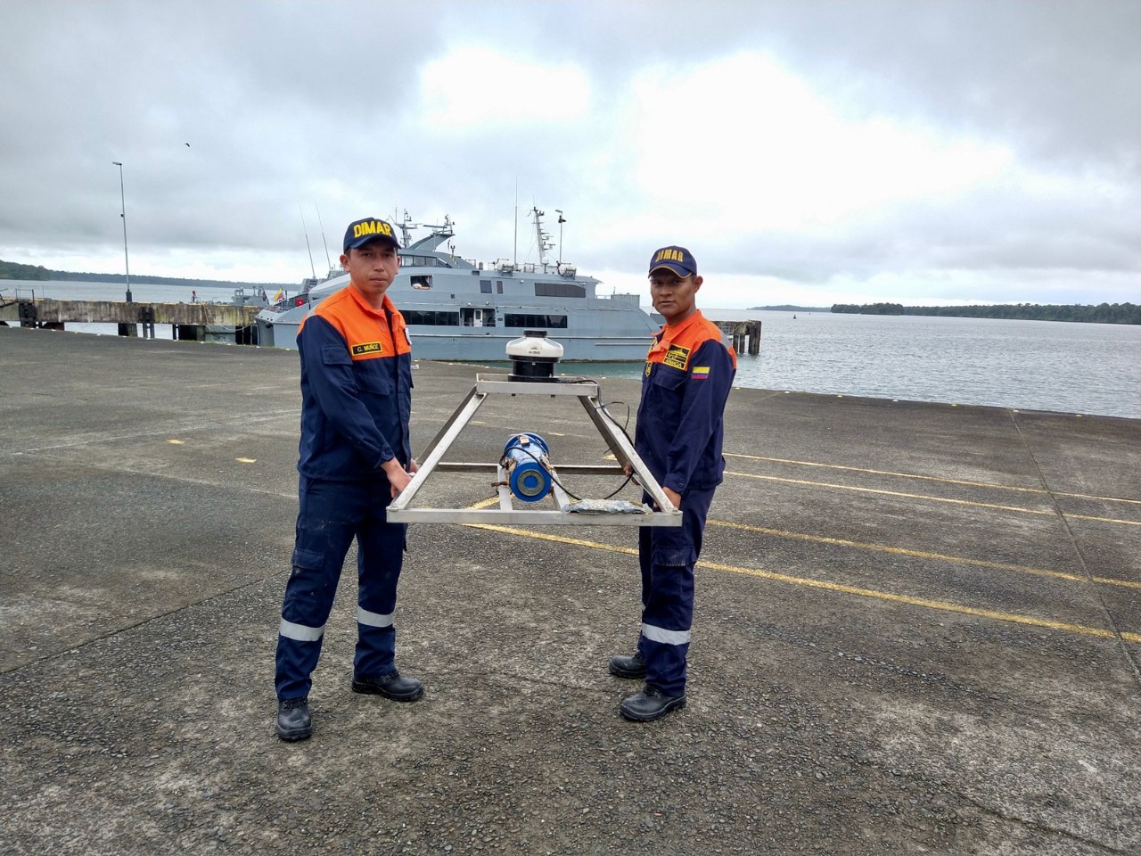 La Dimar adelanta mantenimiento del equipo que mide la velocidad de corrientes marinas en la bahía de Buenaventura