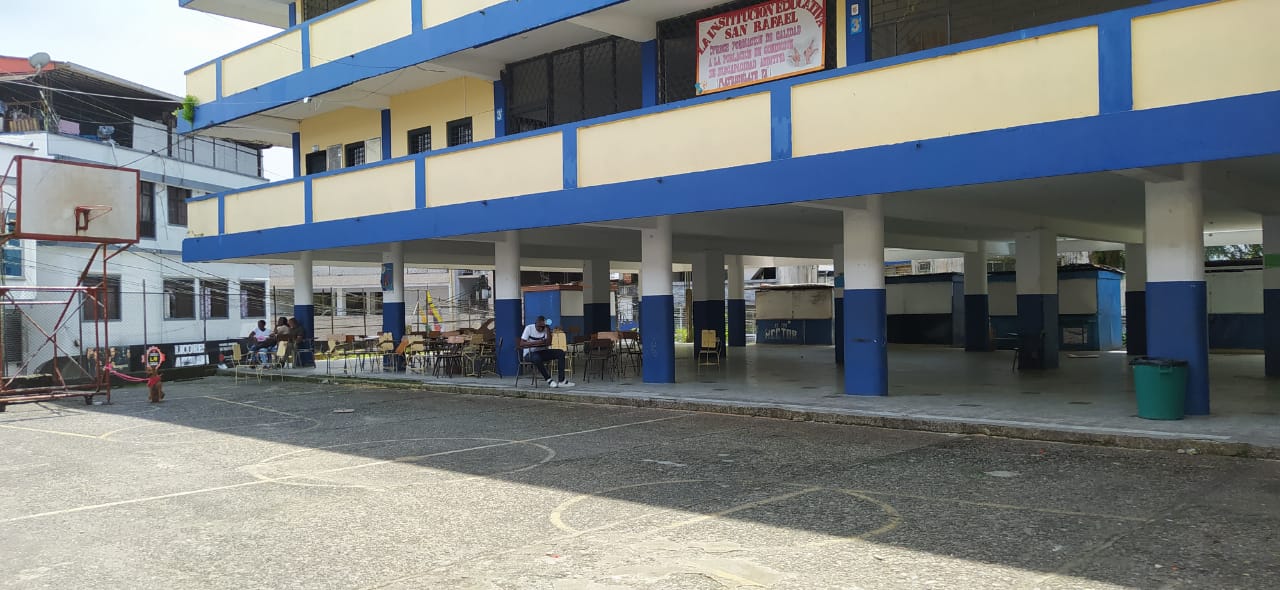 El Secretario de Educación de Buenaventura respondió inquietudes de la comunidad educativa de la IE San Rafael