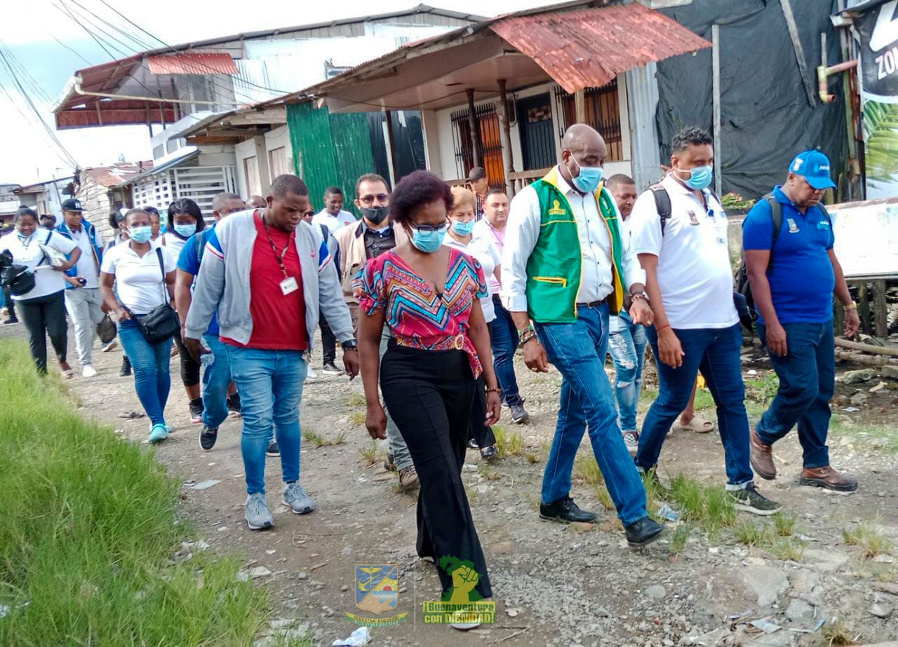 El barrio Pampalinda de Buenaventura vivió jornada de oferta institucional con las autoridades