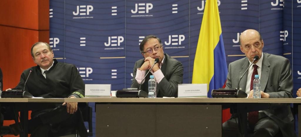 La JEP recibió en sala plena al presidente electo Gustavo Petro; el canciller designado, Álvaro Leyva; y el alto comisionado de paz designado, Danilo Rueda