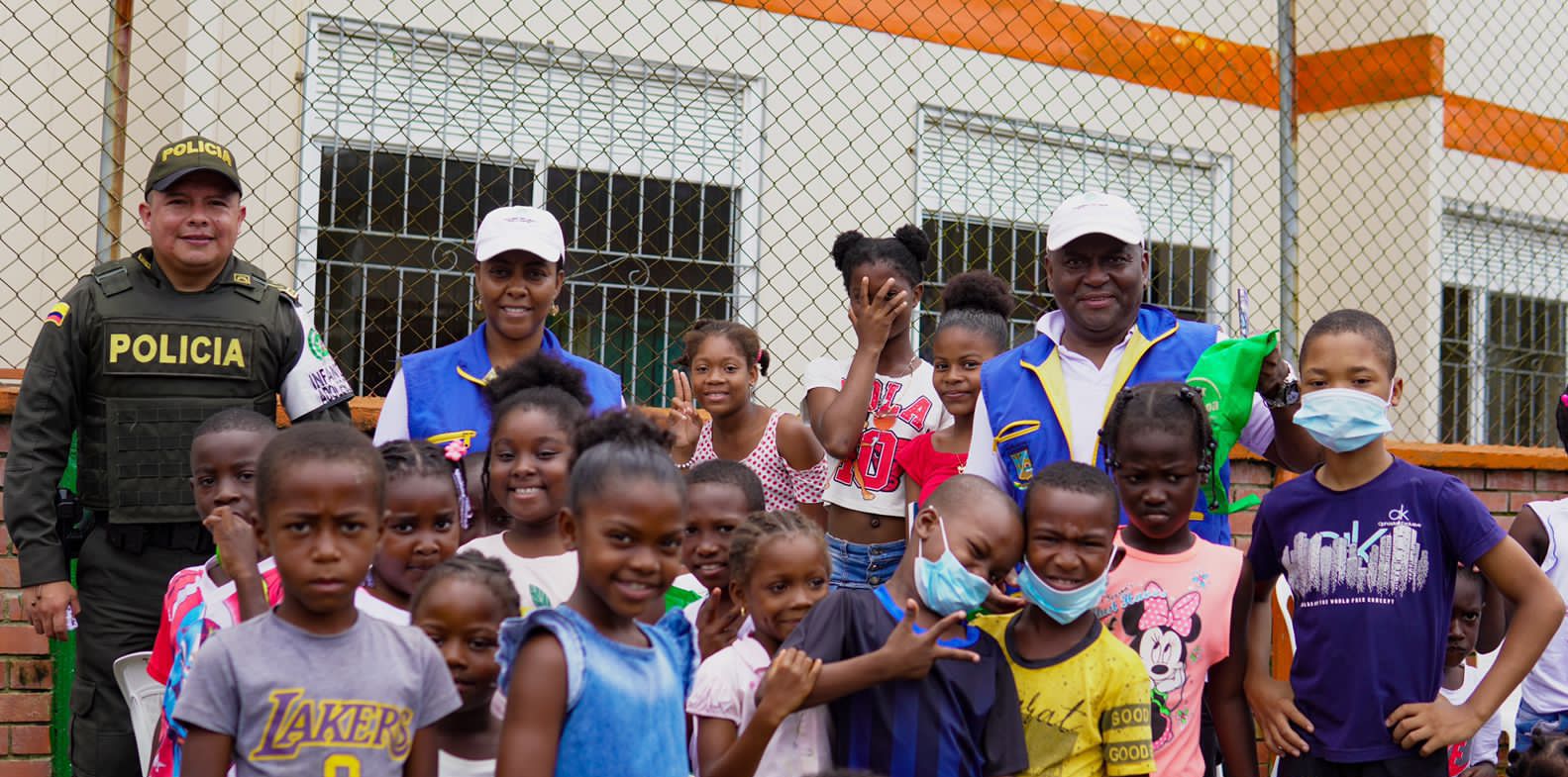 El EPA Buenaventura entregó a 250 ni&ntilde;os de Pampalinda agendas y cuadernos ambientales