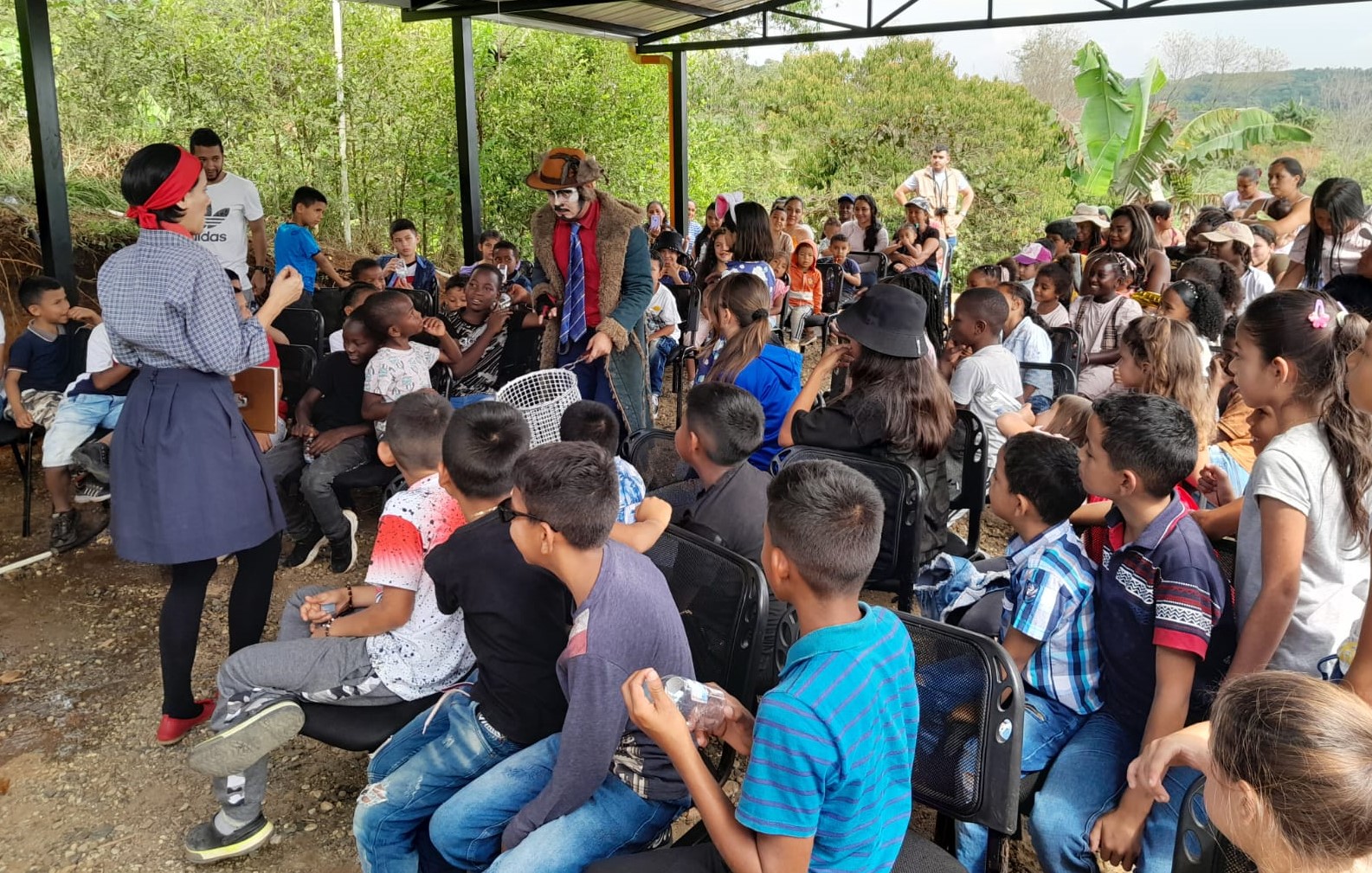 Sonrisas y momentos inolvidables vivieron los ni&ntilde;os y ni&ntilde;as de la vereda El Chontaduro en Cali