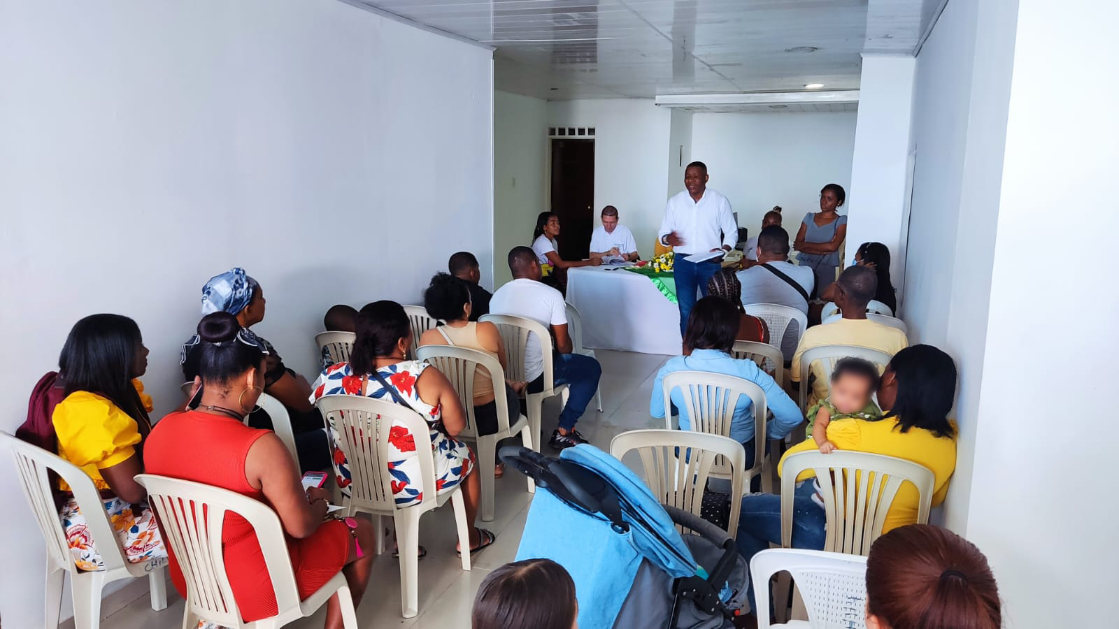 La Gobernación del Valle entregó microcréditos a emprendedores de Buenaventura