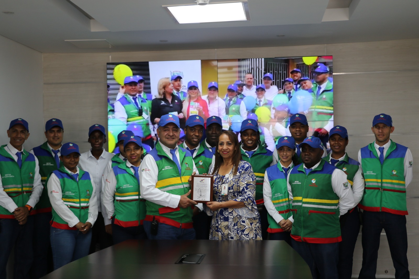 Los Gestores de Convivencia del Valle, fueron reconocidos por Metrocali por su labor cívica en el sistema de transporte MIO