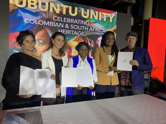 Histórico! el Festival Petronio Álvarez logra acuerdo de intención para intercambio cultural con Sudáfrica