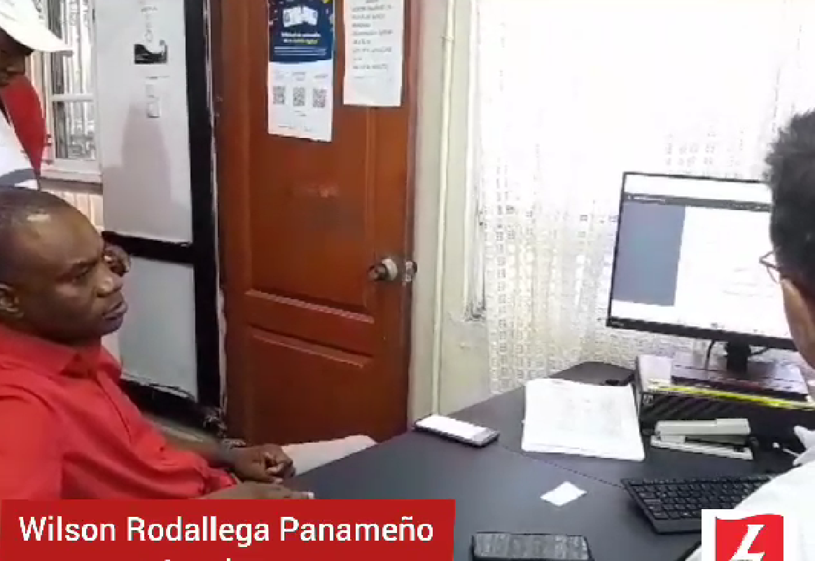 Wilson Rodallega Paname&ntilde;o oficializó en la Registraduría su candidatura a la Alcaldía Distrital de Buenaventura