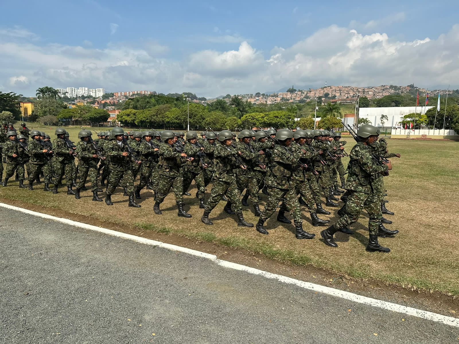 La Gobernación del Valle acompa&ntilde;ó la incorporación de más de 600 soldados regulares que apoyarán la seguridad en el departamento