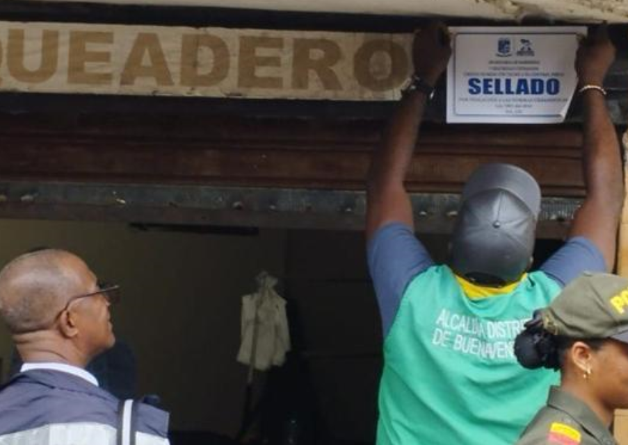 La Secretaría de Gobierno selló un local de venta de chorizos en la zona céntrica de Buenaventura