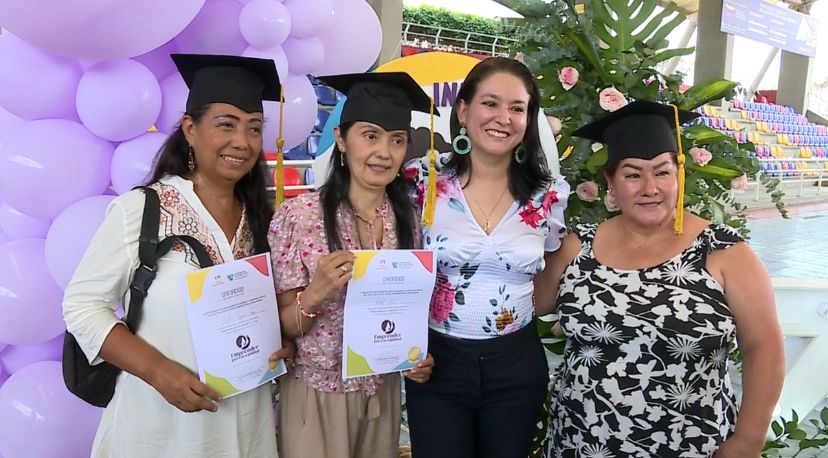 725 mujeres se graduaron de la Escuela &lsquo;Emprende para la Equidad&rsquo;
