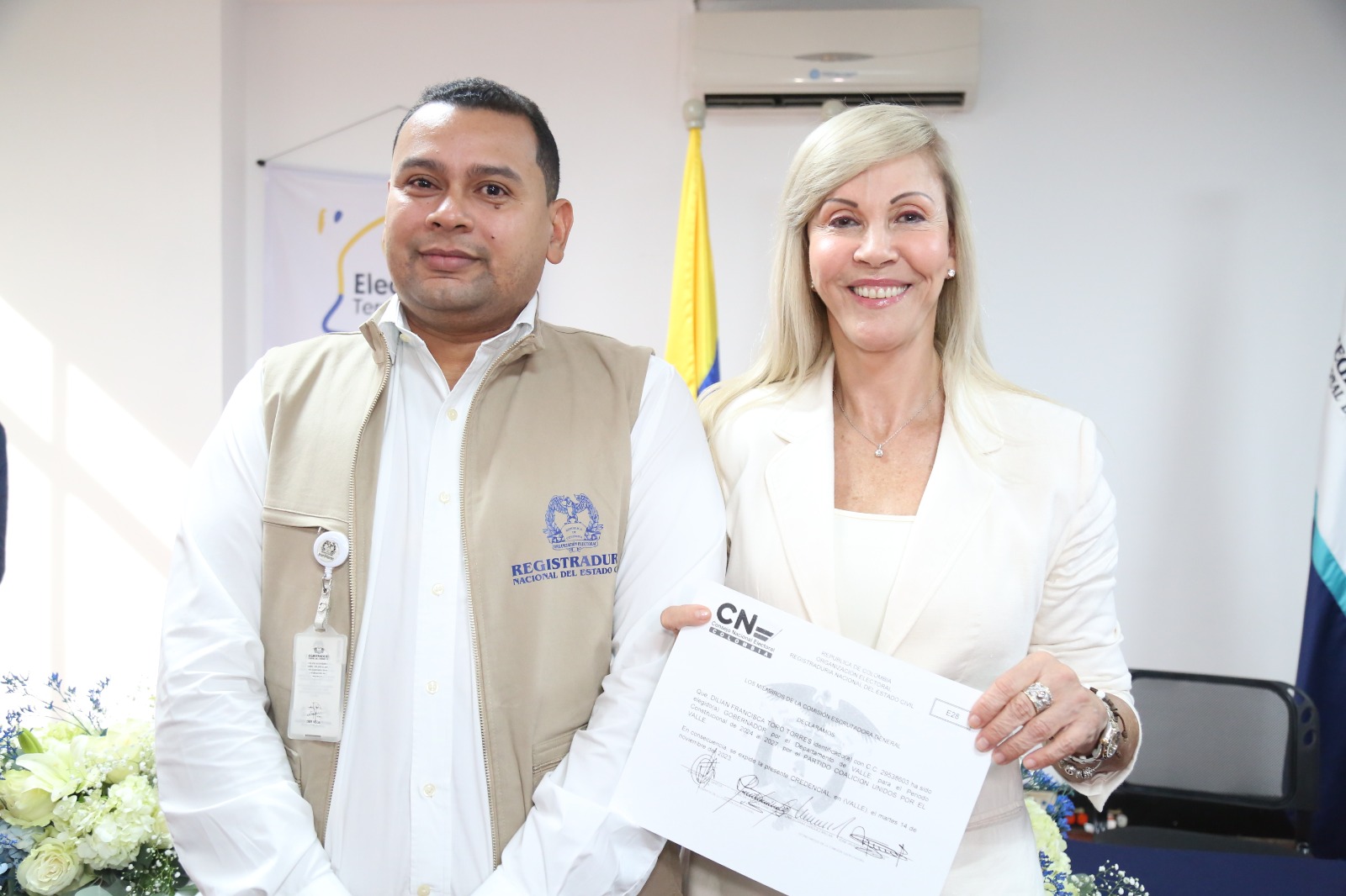 Dilian Francisca Toro recibió la acreditación como gobernadora de los vallecaucanos