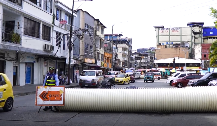 Por obras de alcantarillado y repavimentación de la calle Argentina cerca al Pascual, fueron implementados desvíos en este sector de Buenaventura