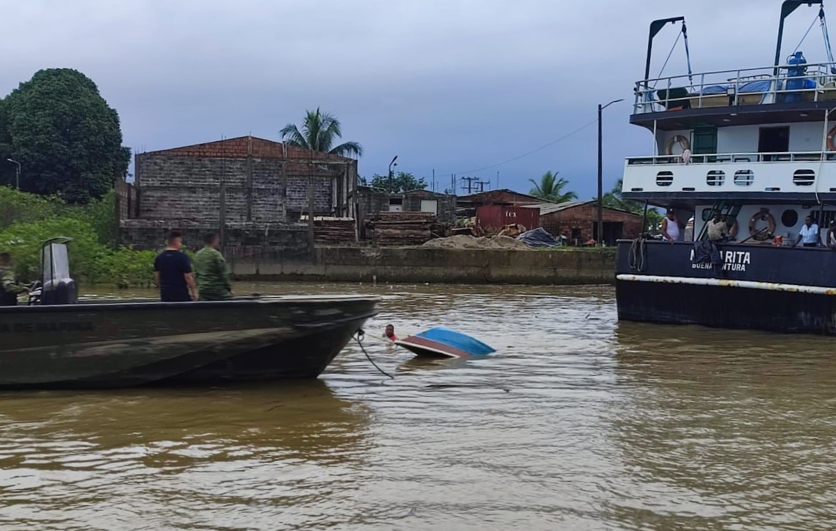 Fueron rescatadas 4 personas tras volcamiento de embarcación en Pizarro, Chocó