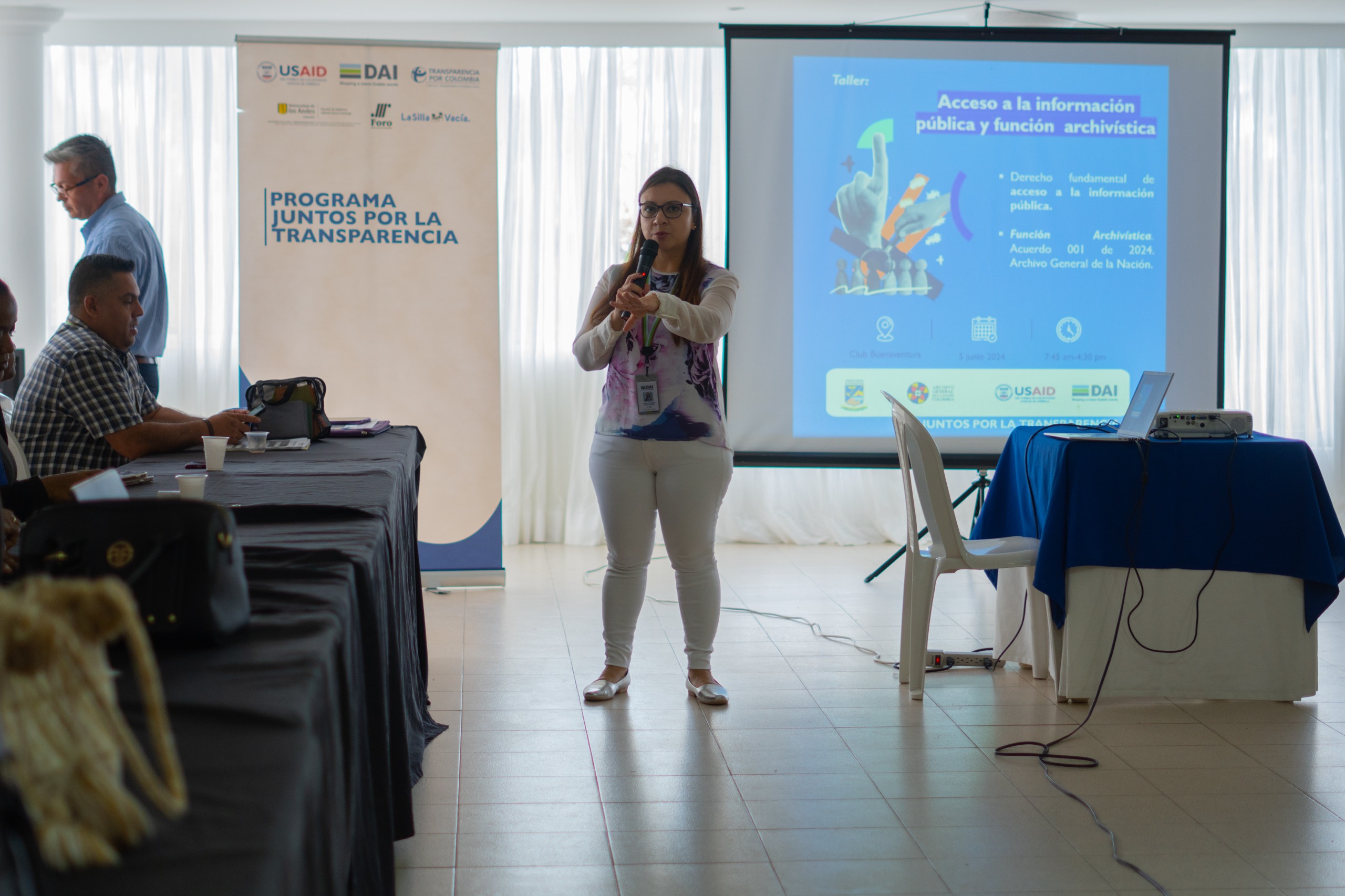 Funcionarios de la Alcaldía Distrital de Buenaventura reforzaron conocimientos en Acceso a la Información Pública