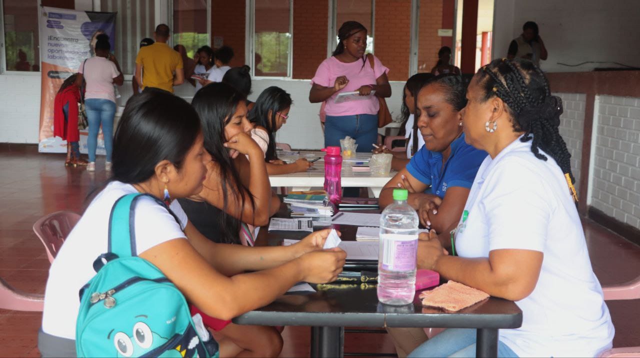 150 personas desplazadas fueron beneficiadas con Feria de Servicios de la Alcaldía Distrital de Buenaventura