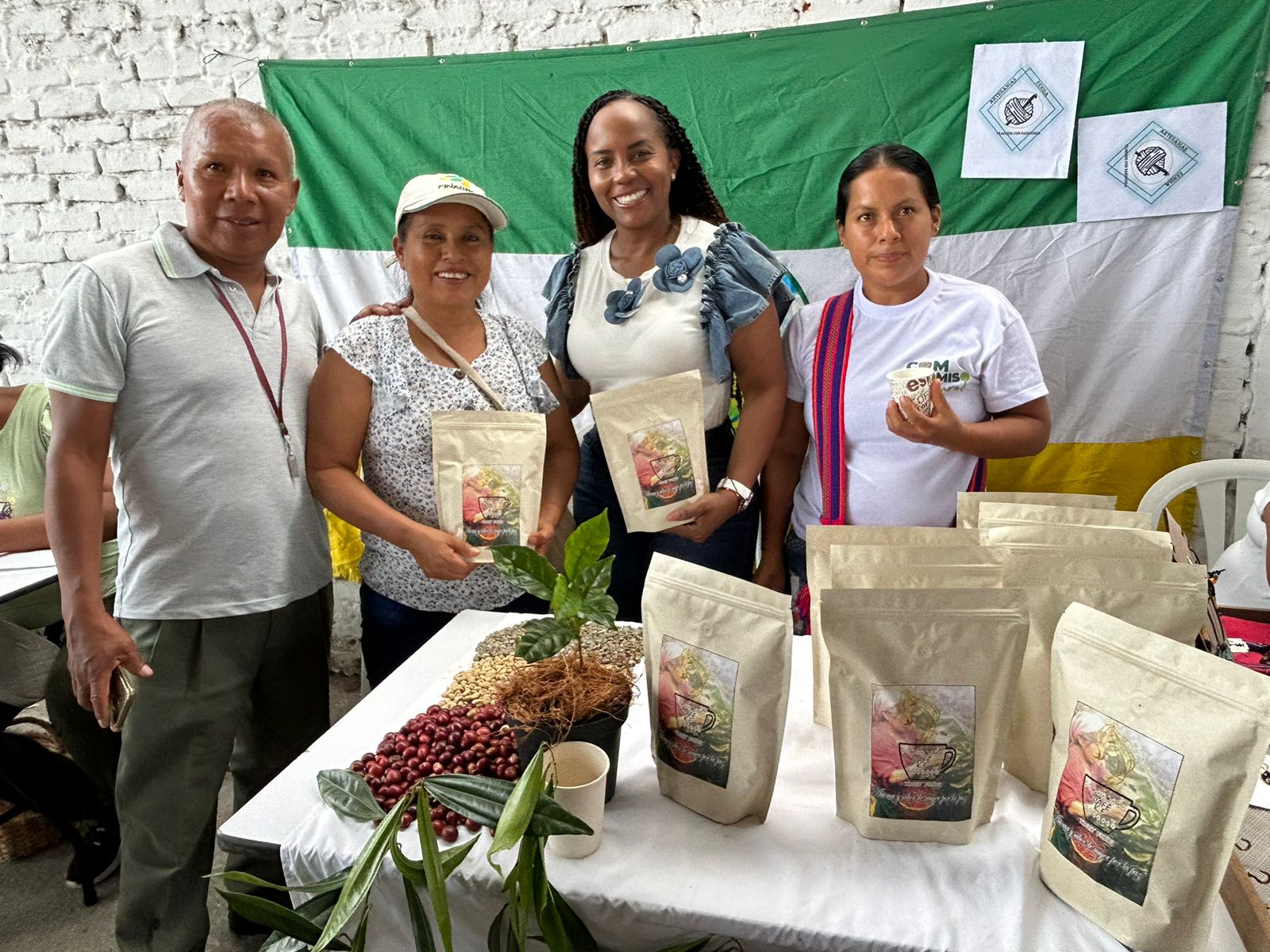 La Gobernación abrió la convocatoria Valle Café, se renovarán más de 7 millones de cafetos