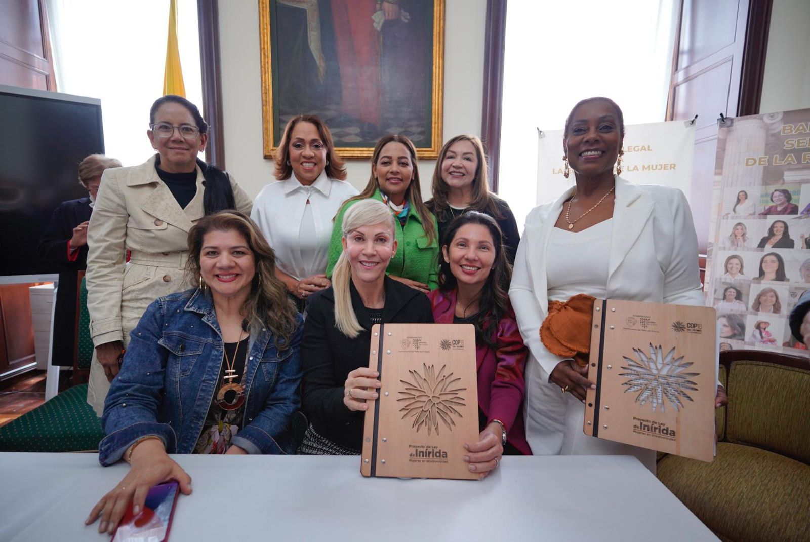 La gobernadora del Valle, Dilian Francisca Toro radicó en el Congreso la Ley de Inírida &lsquo;Mujeres cuidadoras de la biodiversidad&rsquo;