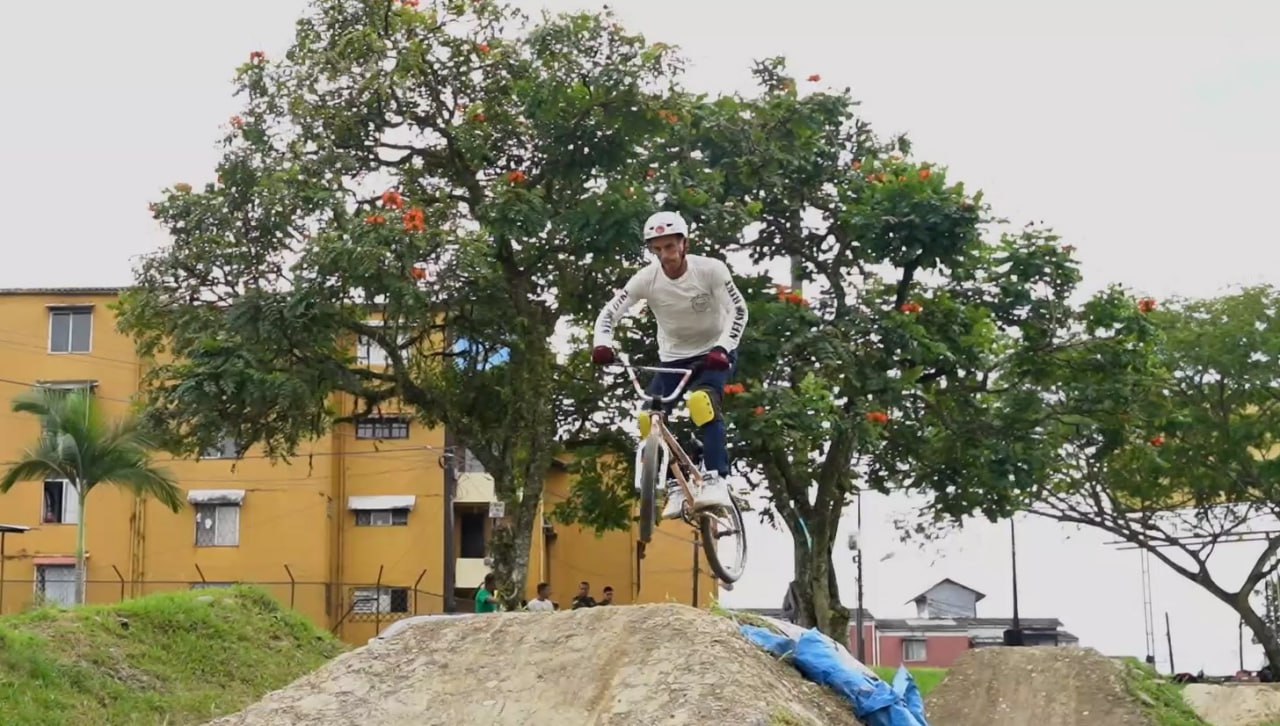 Inderbuenaventura incentiva la práctica de BMX, Skateboard y Roller
