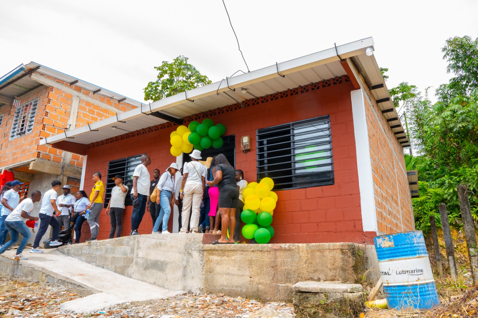 La Alcaldía Distrital de Buenaventura entregó 11 casetas comunales renovadas