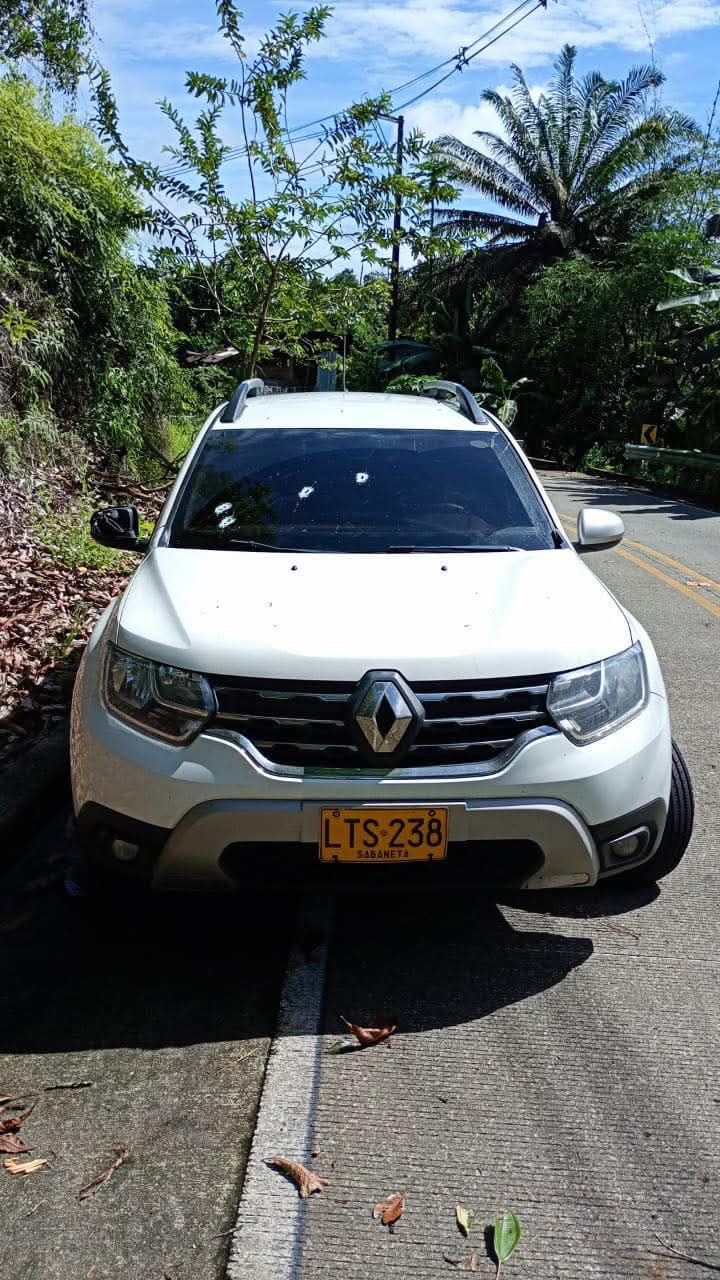 Vehículo de la UNP con impactos de bala fue hallado abandonado en la vía a Sabaletas en zona rural de Buenaventura