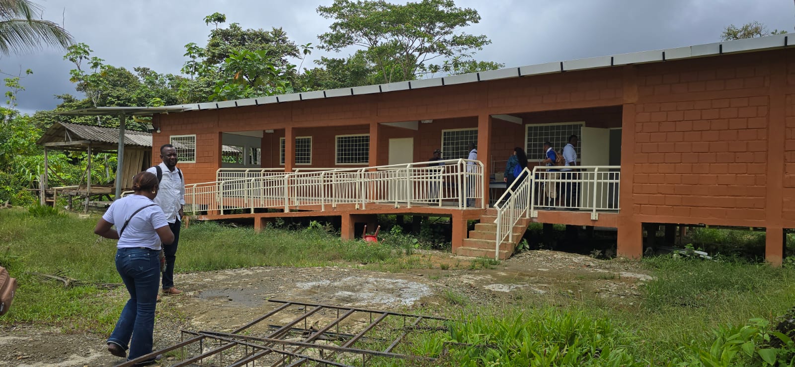 Instituciones educativas del Bajo Calima en Buenaventura, recibieron mejoramientos en infraestructura