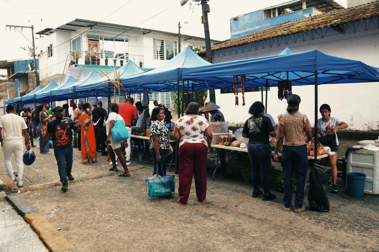 El Mercado Campesino reunió a productores y familias en el barrio Panamericano en Buenaventura