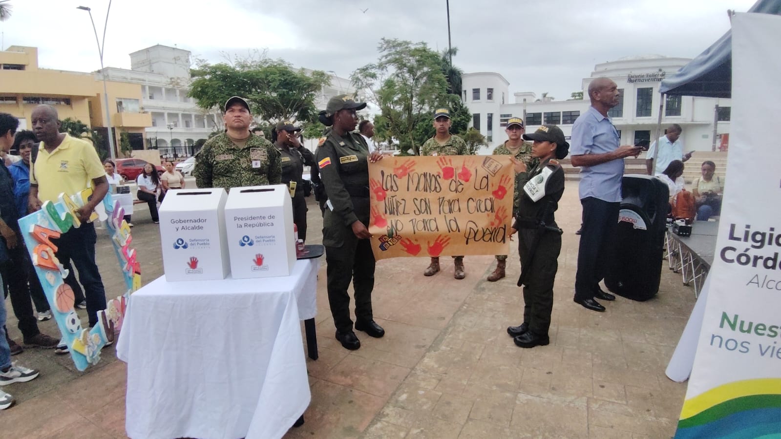 Buenaventura conmemoró el Día de las Manos Rojas con llamado contra el reclutamiento infantil