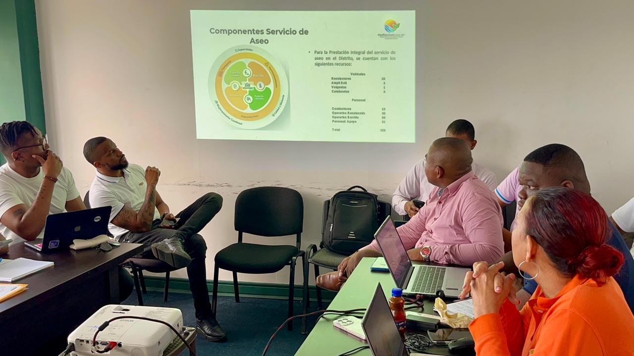 La Alcaldía Distrital de Buenaventura avanza en acuerdos para mejorar el servicio de aseo en la ciudad