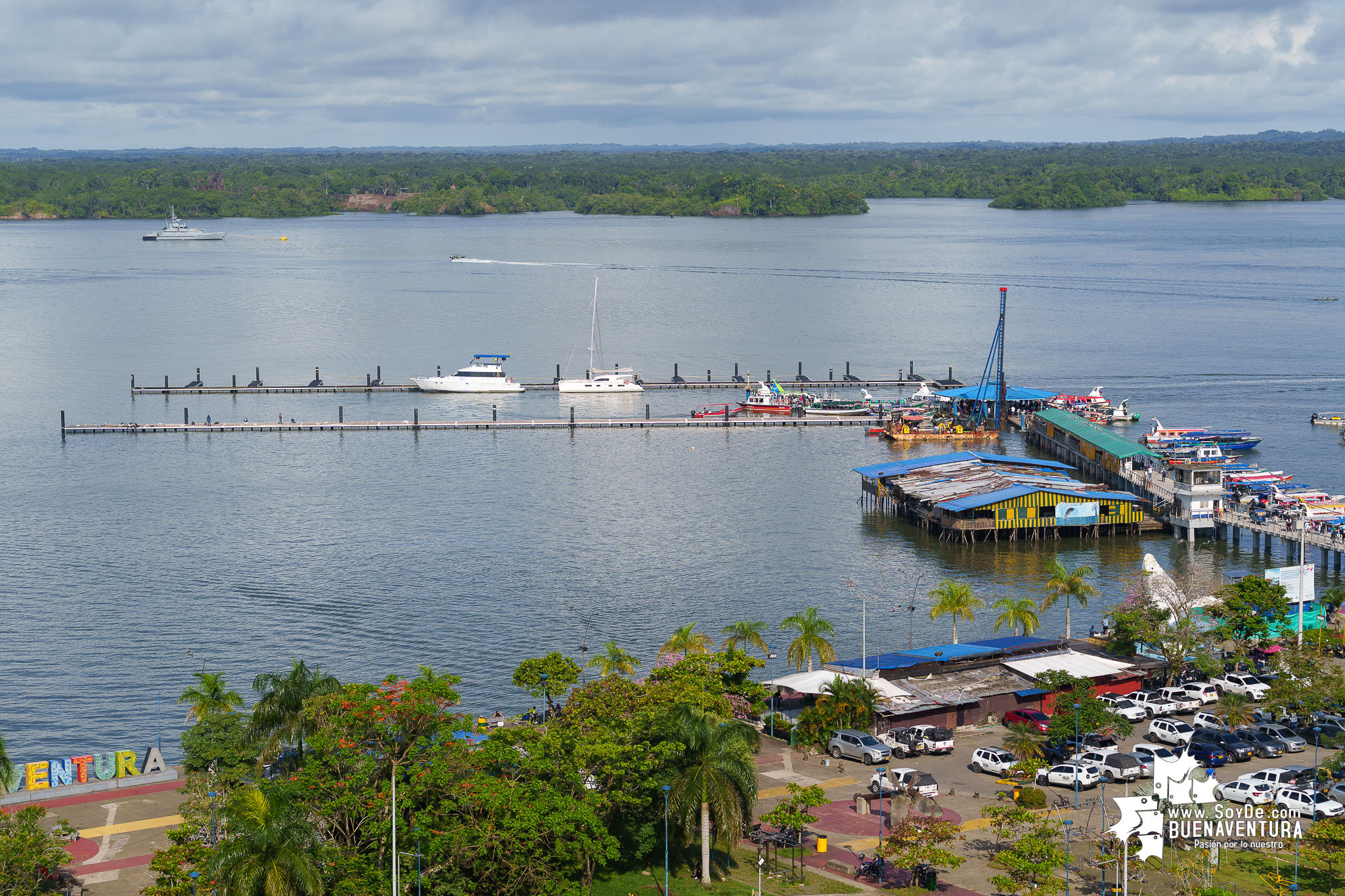 Alianza público-comunitaria definirá el futuro del nuevo embarcadero turístico de Buenaventura
