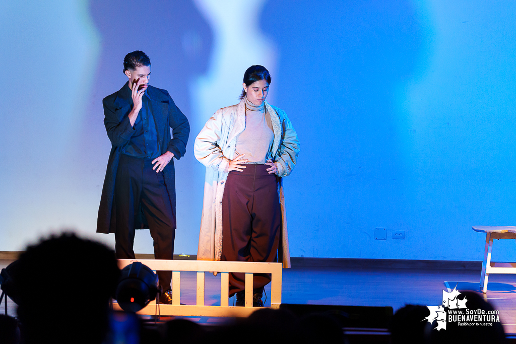 El teatro colombiano inspirado en el Quijote cautiva al público en Buenaventura en la Temporada de Teatro Mar Adentro de Univalle Seccional Pacífico