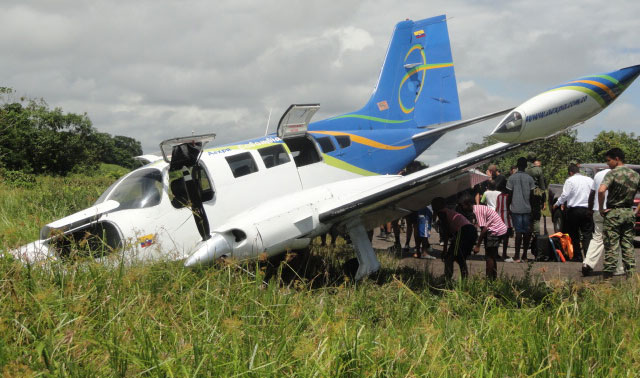 Armada Nacional apoya el rescate de 11 personas en accidente aéreo en Chocó