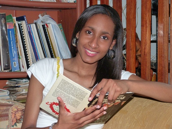Angélica Mayolo es escogida Jóven Afrodescendiente del año 2011