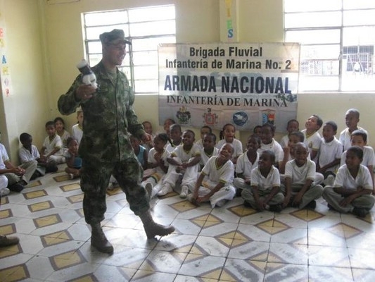 CAMPAÑAS LÚDICAS EN ESCUELAS LIDERADAS POR LA INFANTERÍA DE MARINA EN BUENAVENTURA