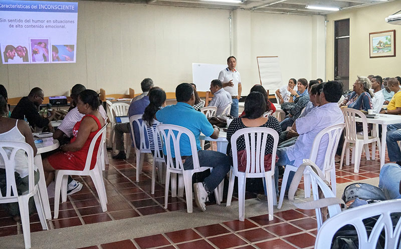 Los nuevos estudiantes y docentes de la Unipacífico recibieron capacitación en programación neurolingüística y técnicas de aprendizaje