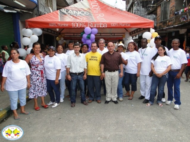 Niños de escasos recursos realizaron su Primera Comunión con el apoyo de la comunidad y comerciantes de La Playita