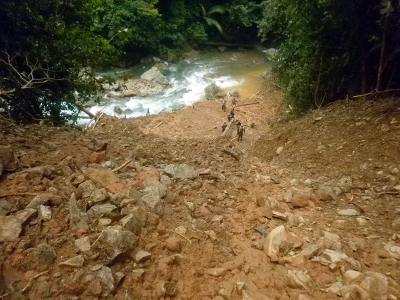 Alerta naranja por derrumbe en río Escalerete y crítica prestación del servicio de agua en Buenaventura